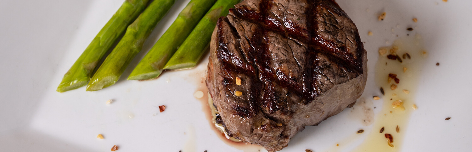 filet and asparagus